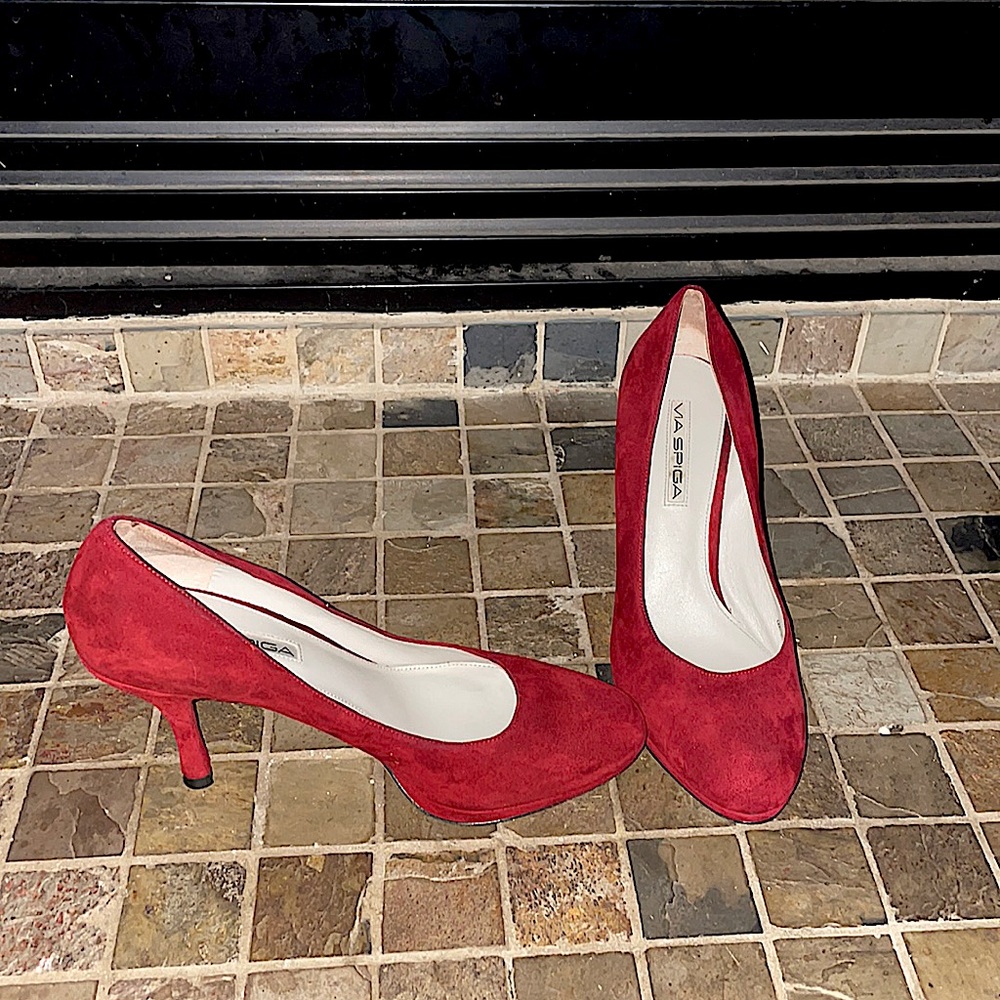 Gently used suede heels